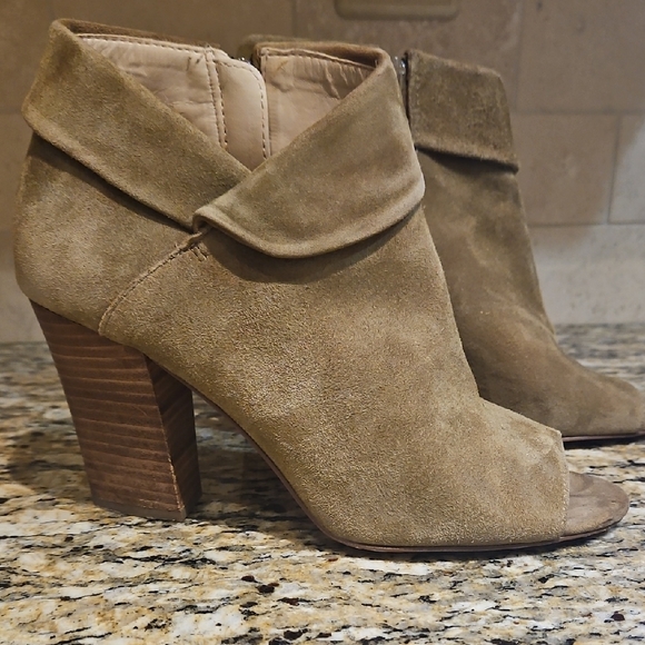Women 9West Suede Shoe/BootieS - Picture 1 of 5